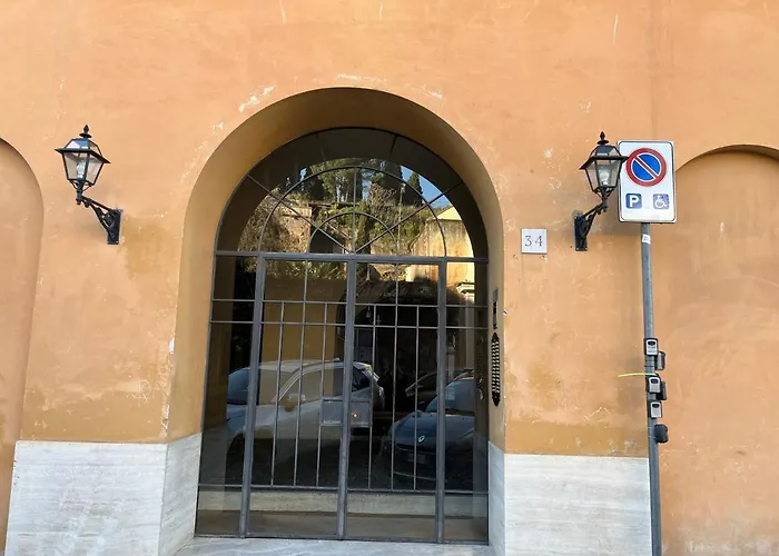 Shabby Roman Studio- Ai Fori Imperiali